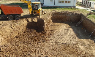 Рытье котлованов под фундамент в Реже – цена от 2569 руб. за м3 | 2Землекопа-Реж