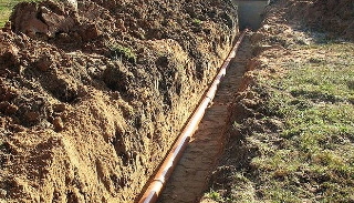Копка траншей для водопровода в Реже: цена за метр от 925 руб.