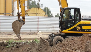 Выкопать яму экскаватором в Реже от 925 руб. - 2Землекопа-Реж